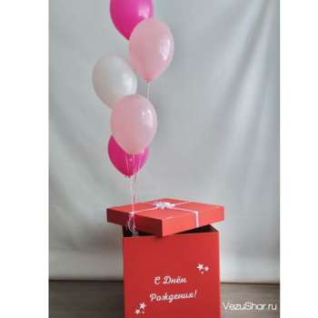 Коробка красная с фонтаном из 5 шаров и надписью фото