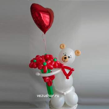 Фигура из шаров "Влюбленный мишка" фото